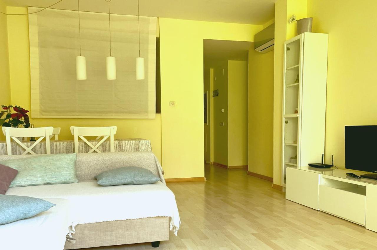 Pretty Garden Apartment Next To A Charming Beach Lloret de Mar Exterior foto